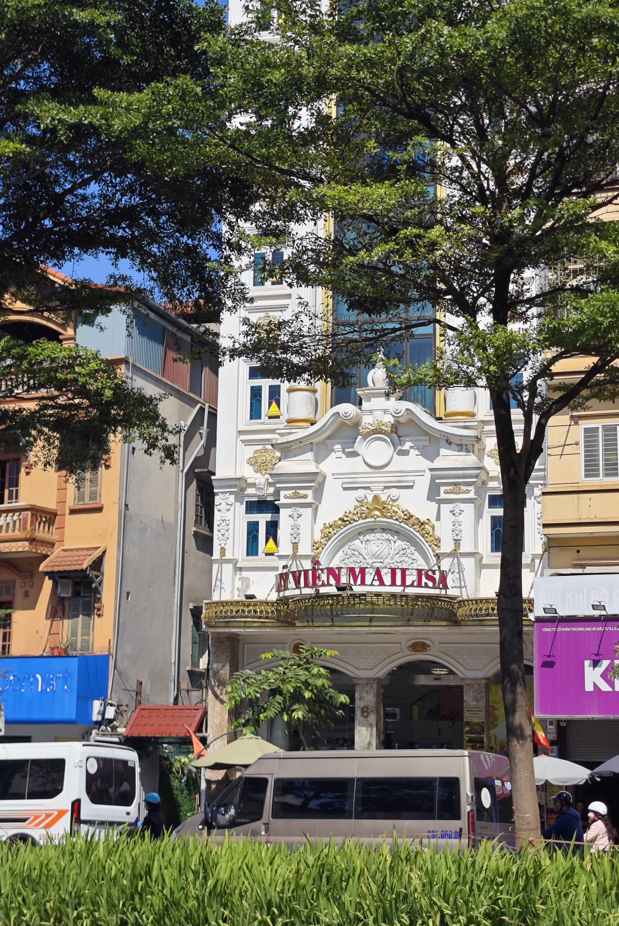 Phản ứng khó tin của khách hàng khi chứng kiến cảnh sát ập vào thẩm mỹ viện Mailisa ở TP.HCM- Ảnh 2.