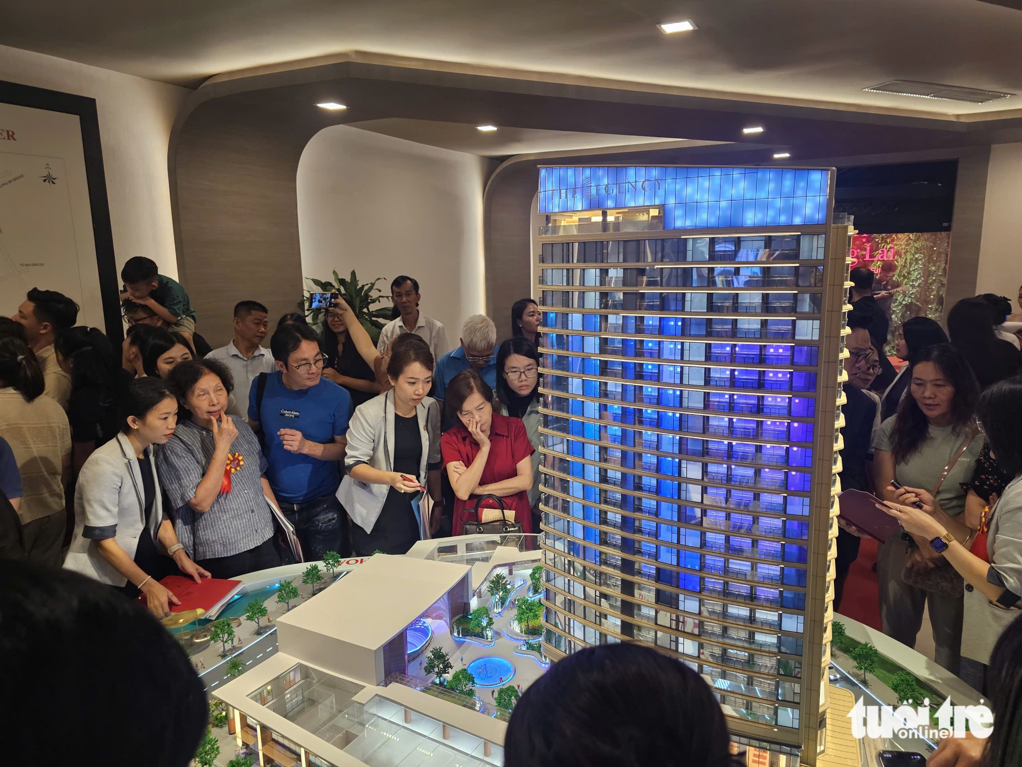 Nhà ở hạng A ghi nhận thanh khoản tốt cả ở Hà Nội và TP.HCM dù giá cao - Ảnh 2.