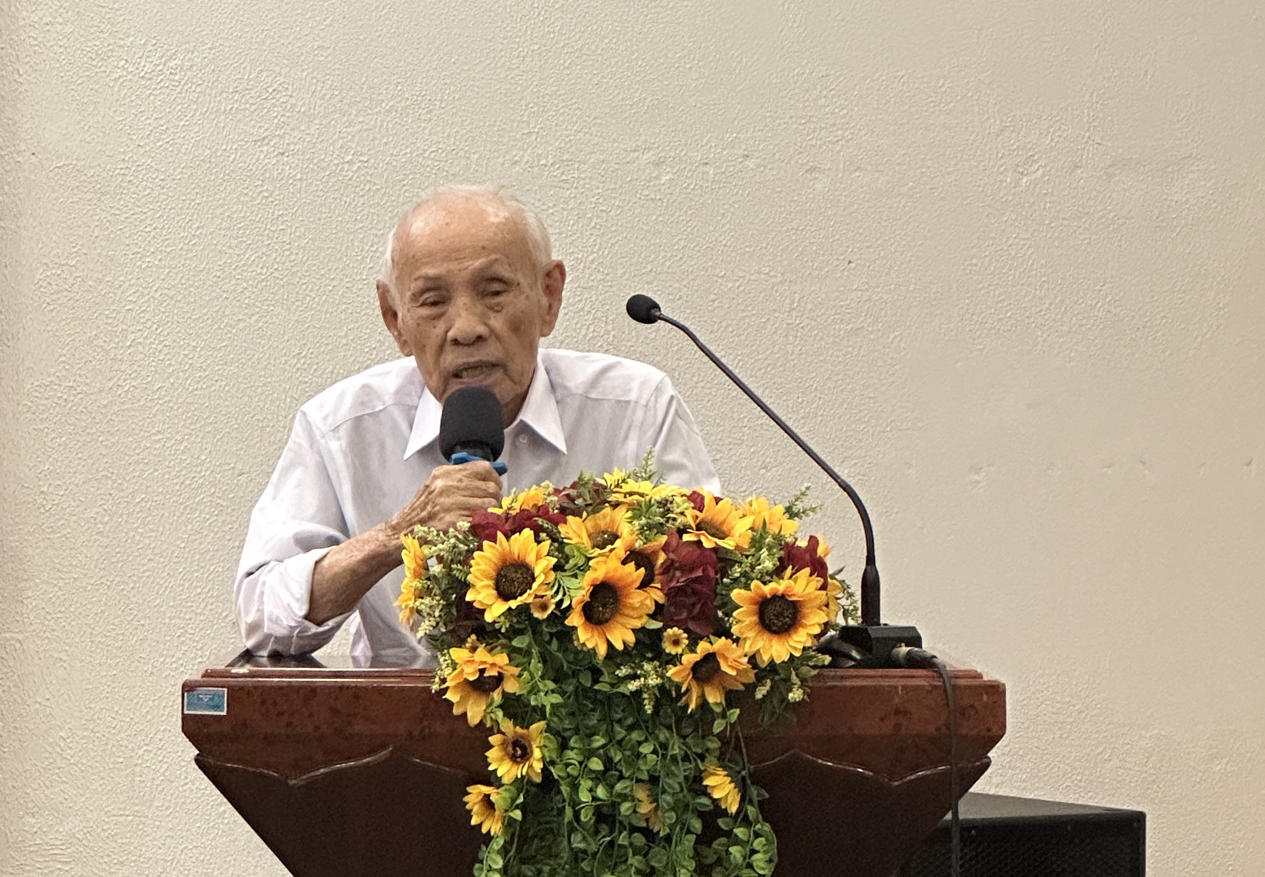 Nhạc sĩ Trương Quang Lục: Ca từ lệch chuẩn là một dạng 'ma túy' trong nghệ thuật- Ảnh 3.