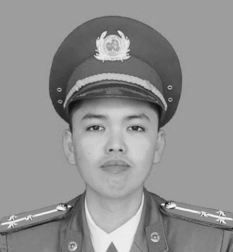 Em gái liệt sĩ Nguyễn Đăng Khải được tuyển dụng vào ngành Công an tỉnh Hưng Yên - Ảnh 2.