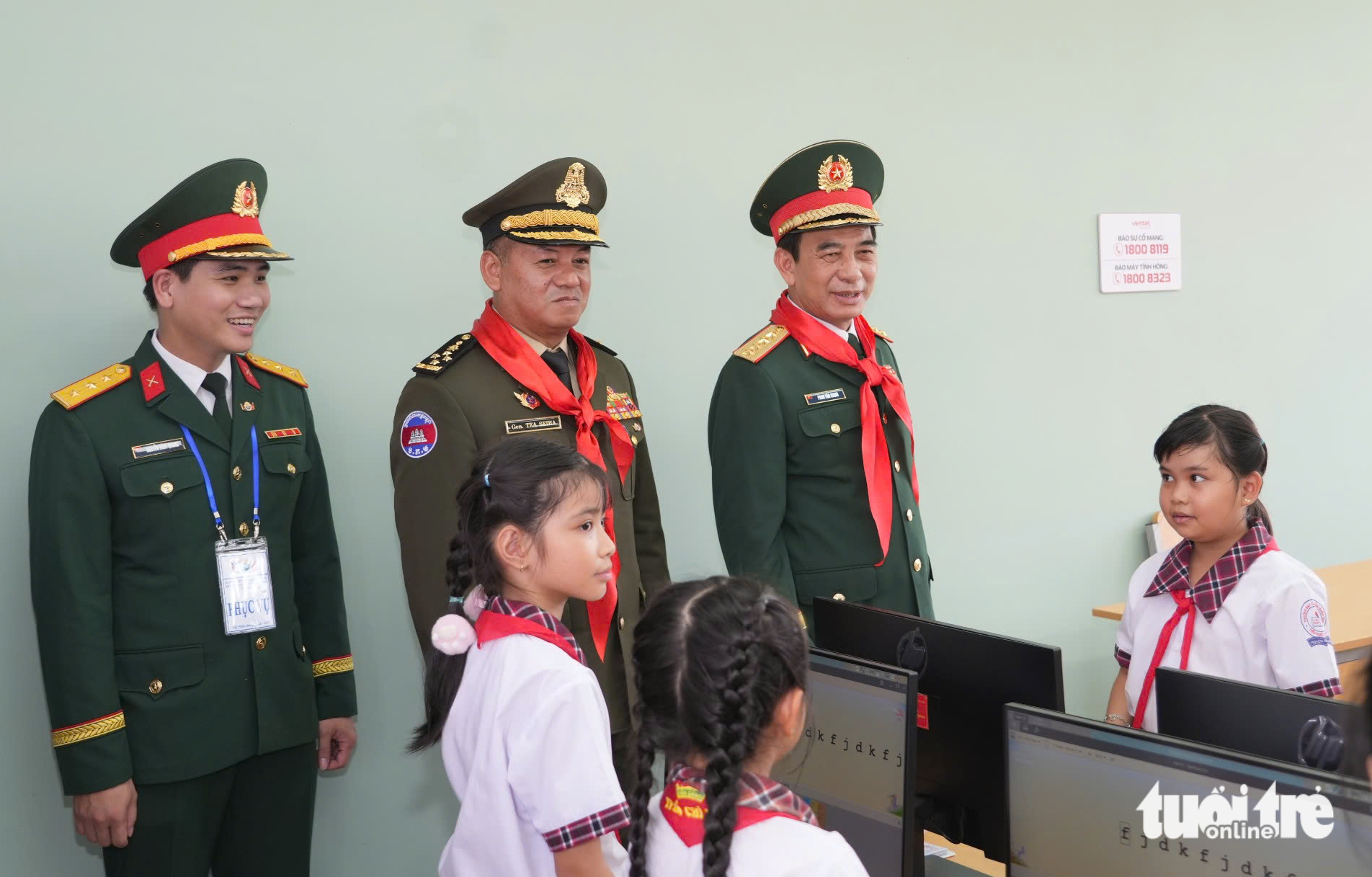 Bộ trưởng Quốc phòng Việt Nam và Campuchia hội đàm tại Tây Ninh - Ảnh 6.