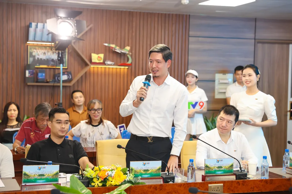 vo-dich-giai-pickleball-vtv9-open-2025-nhan-thuong-200-trieu-dong (3).JPG