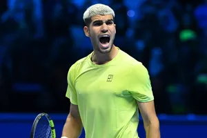 Carlos Alcaraz khai vợt hoàn hảo