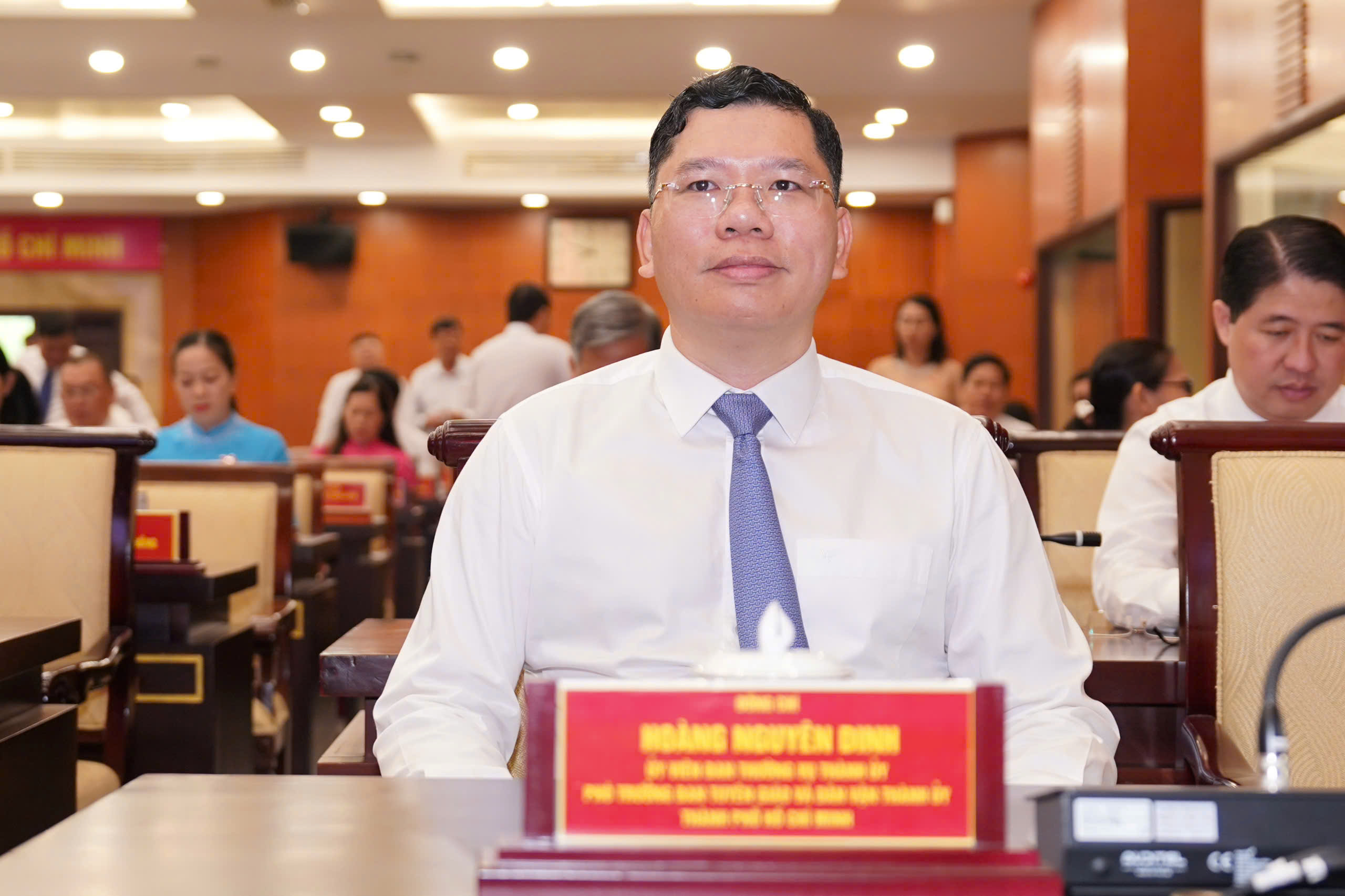 Phân công công tác Chủ tịch và 9 Phó Chủ tịch UBND TPHCM 4 Phân công công tác Chủ tịch và 9 Phó Chủ tịch UBND TPHCM - Ảnh 4.