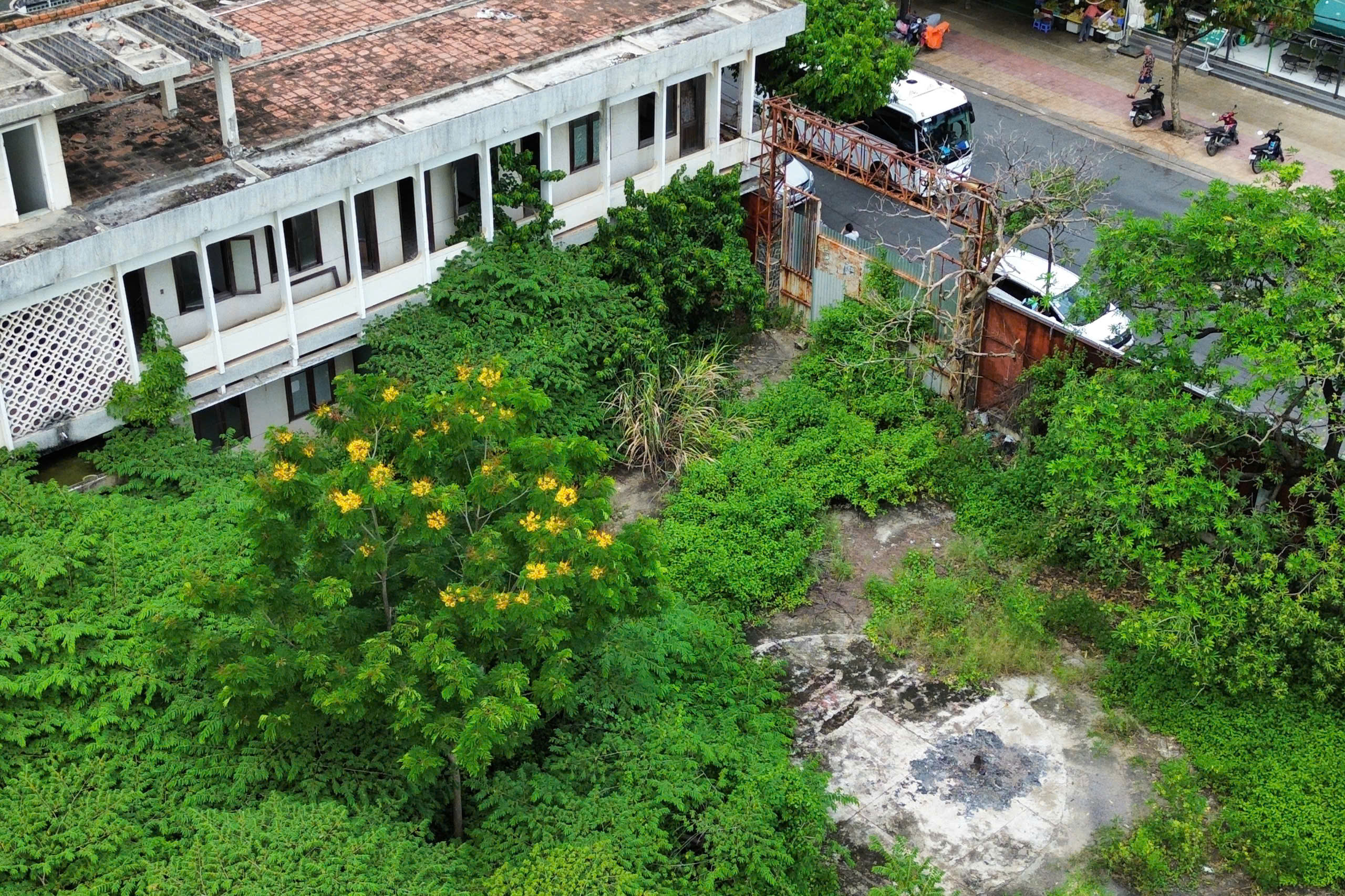 Khu 'đất vàng' bỏ hoang rộng 3.600 m² ven biển Nha Trang sắp được đấu giá- Ảnh 3.