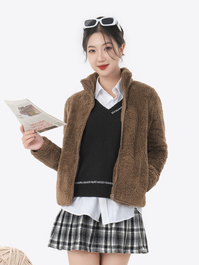  Sự kết hợp hoàn hảo giữa ấm áp và thời trang với áo khoác lông cừu  - Ảnh 7.