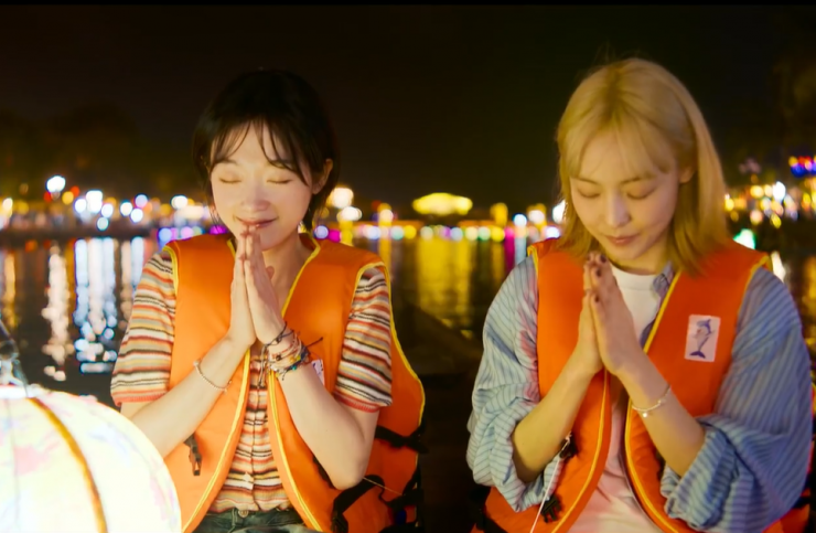 Cảnh quay ở phố cổ Hội An trong phim.