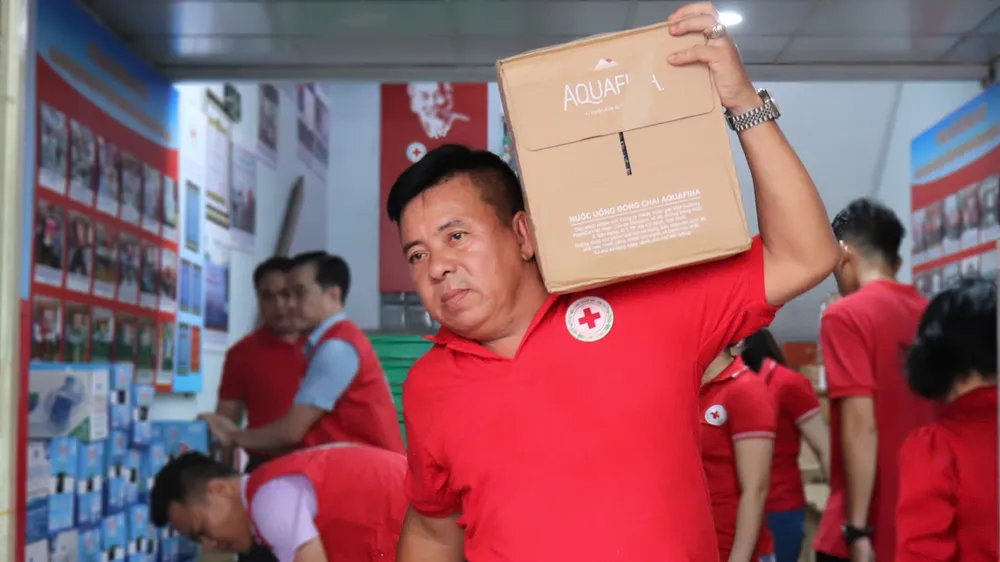 bà con vùng bão (43).jpg