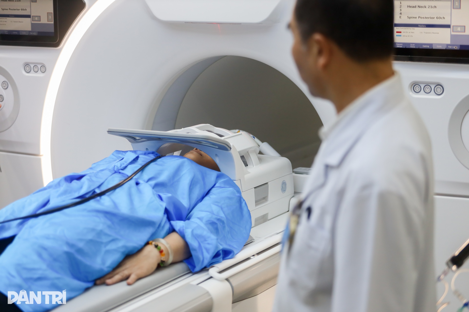 Chợ Rẫy vận hành máy MRI hiện đại nhất phía Nam, chụp nhanh gấp đôi - 7
