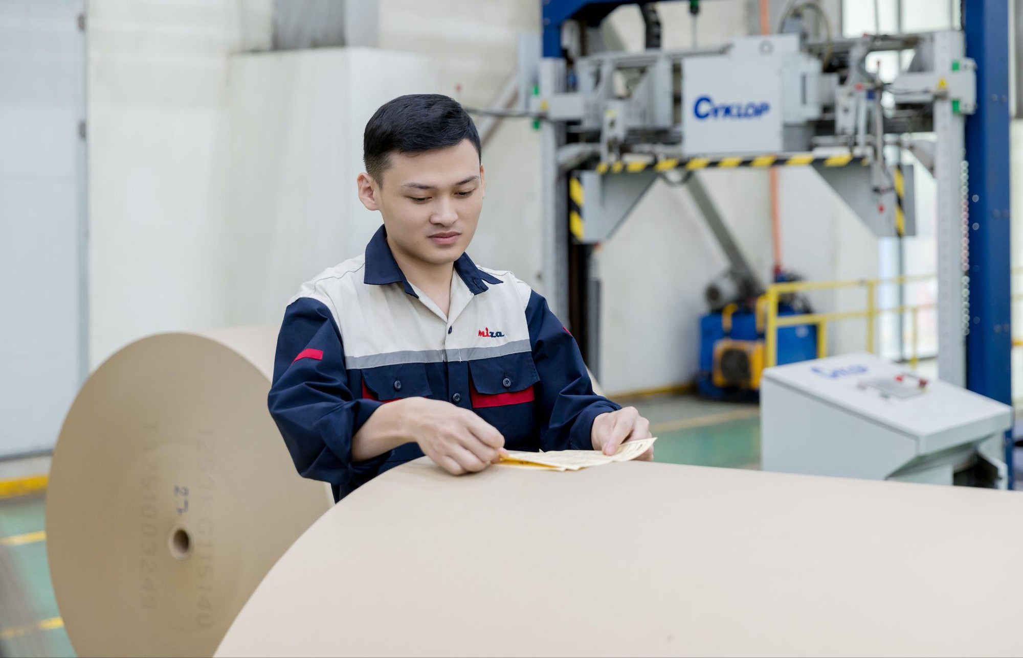 Tưởng đống giấy lộn, ai ngờ lại là 