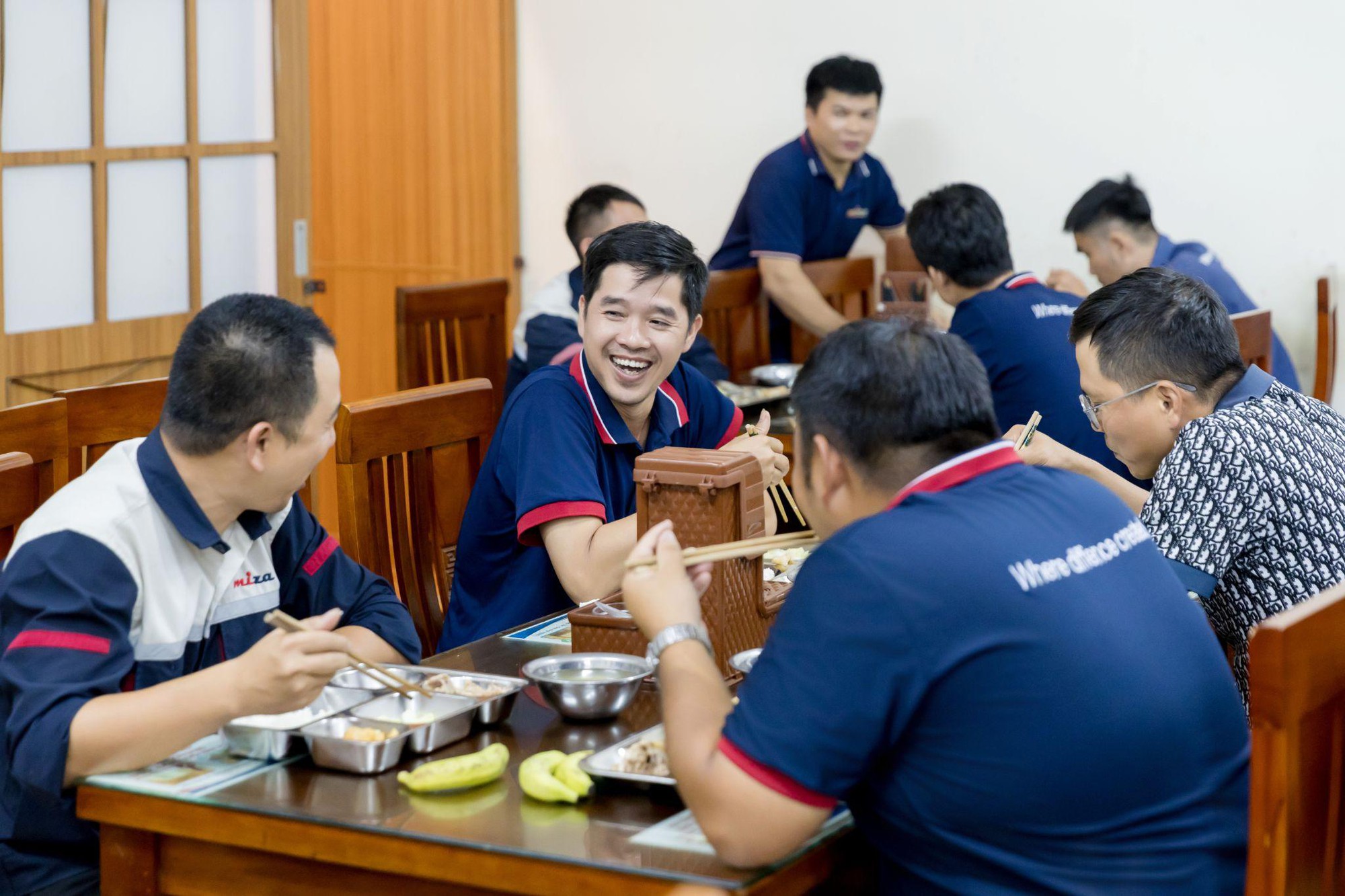 Tưởng đống giấy lộn, ai ngờ lại là 