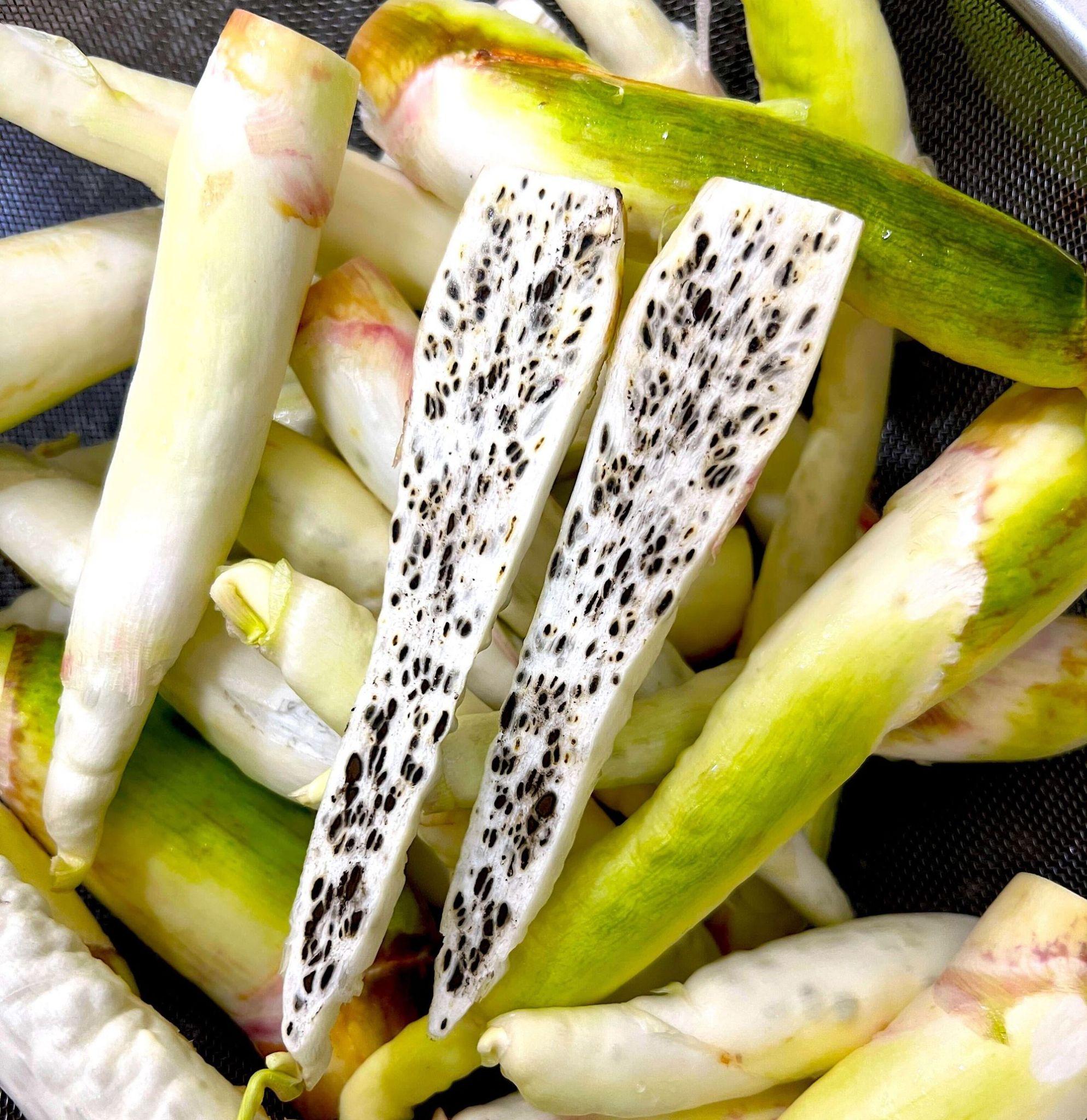 Loại củ được ví như amp;#34;sâm trong nướcamp;#34; xưa mọc dại không ai lấy nay là đặc sản nổi tiếng của Ninh Bình, bán 50.000 đồng/bó - 3