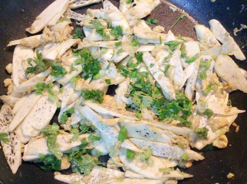 Loại củ được ví như amp;#34;sâm trong nướcamp;#34; xưa mọc dại không ai lấy nay là đặc sản nổi tiếng của Ninh Bình, bán 50.000 đồng/bó - 8