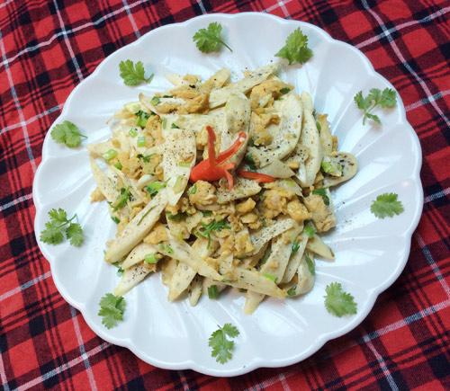 Loại củ được ví như amp;#34;sâm trong nướcamp;#34; xưa mọc dại không ai lấy nay là đặc sản nổi tiếng của Ninh Bình, bán 50.000 đồng/bó - 9