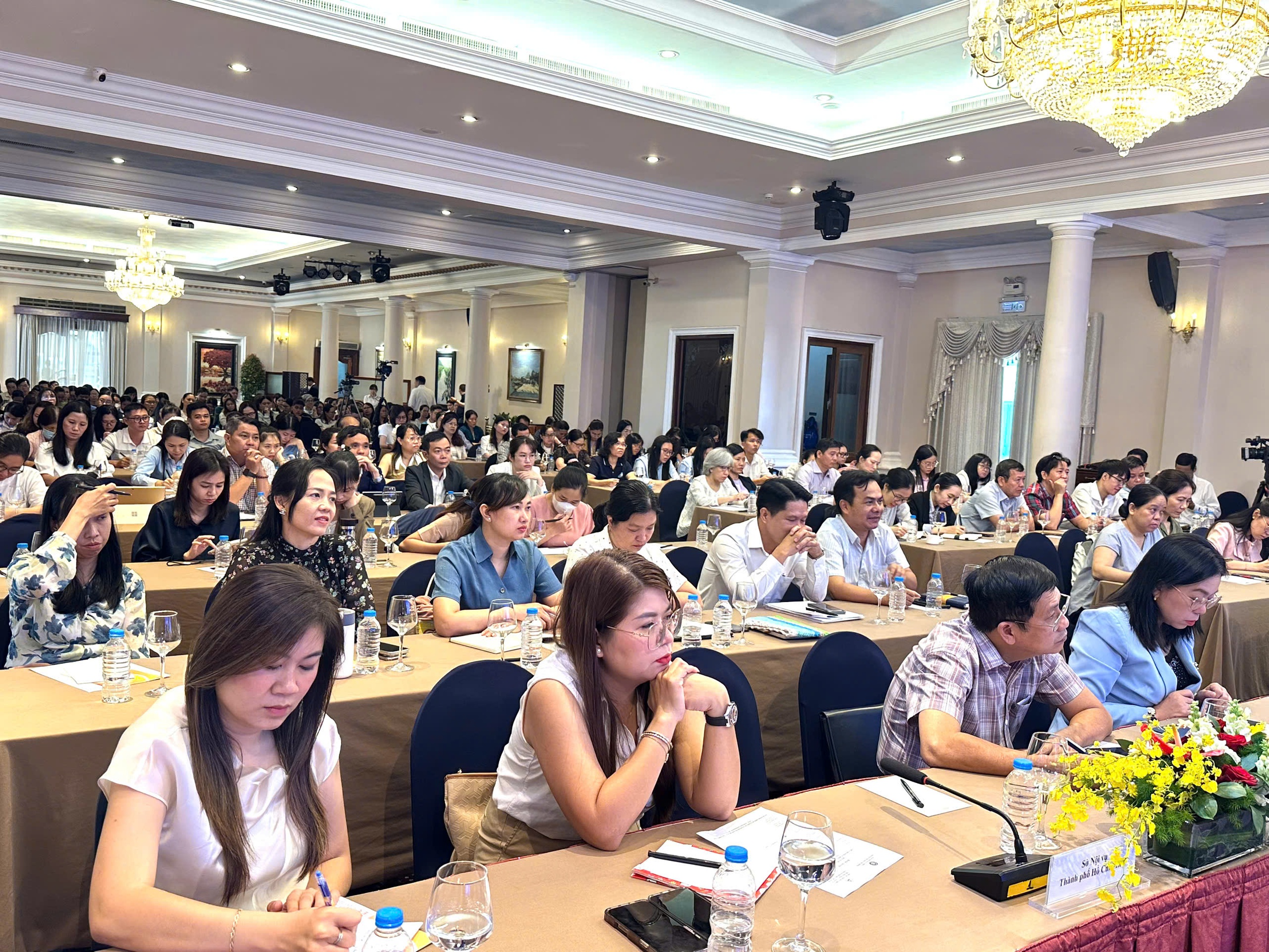 Vì sao người lao động hưởng lương thì không được hưởng chế độ ốm đau? - Ảnh 3.