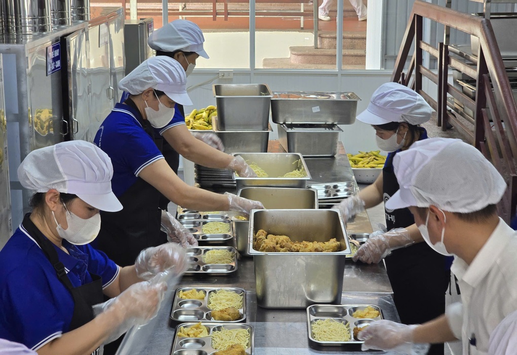 Phụ huynh được giám sát sau vụ thực phẩm “mùi lạ” vào trường học Lâm Đồng - 2