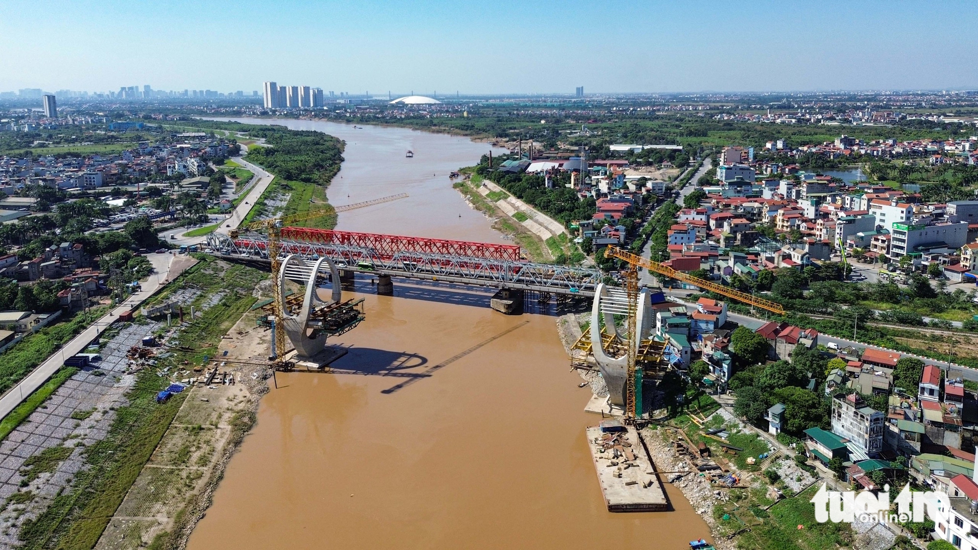 Cầu nghìn tỉ chơi vơi 2 trụ giữa sông vì thiếu mặt bằng làm đường dẫn - Ảnh 5.