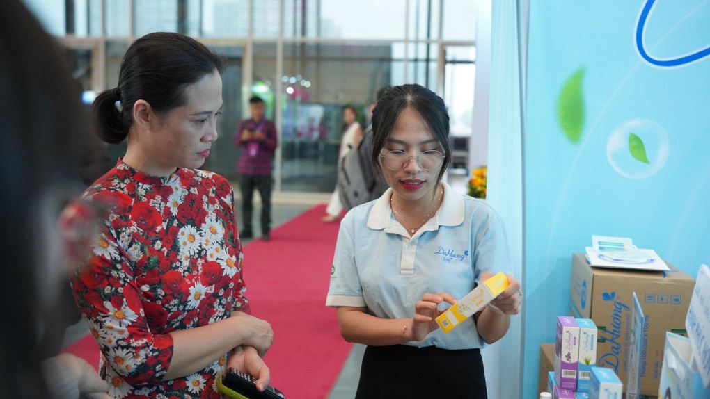 Dạ Hương ra mắt phiên bản mới tại Hội nghị Sản Phụ khoa Việt - Pháp 2025 - 3