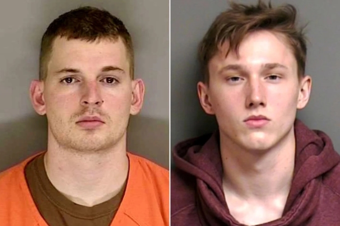 Stephen Lindsay (trái) và Kaleb Charters. Ảnh: Santa Cruz County Sheriffs Office