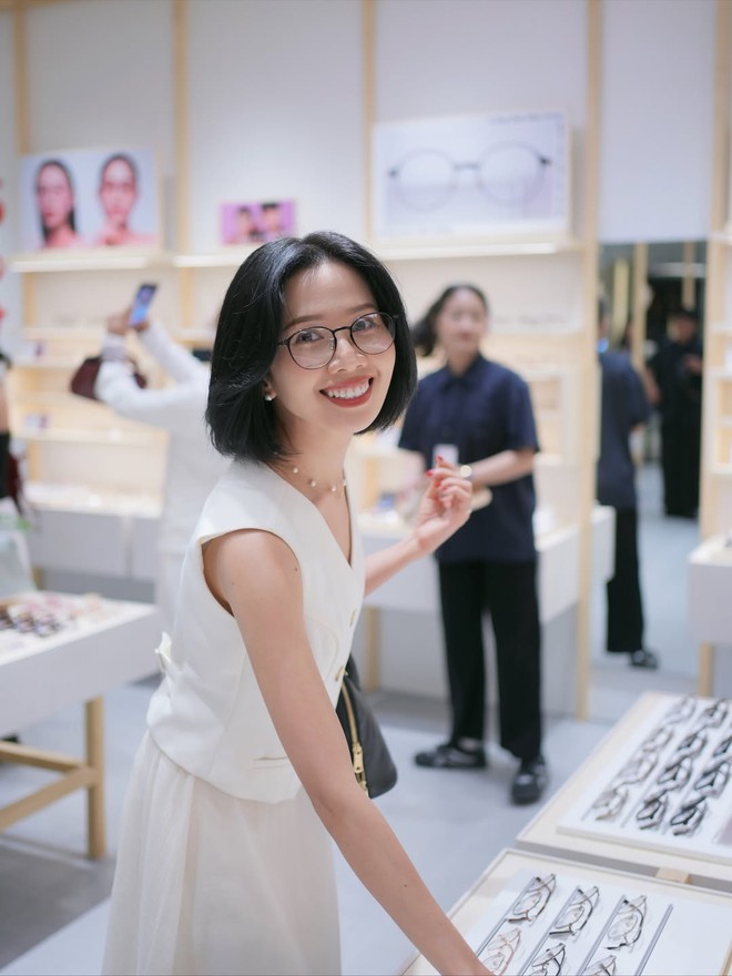 Dòng kính mắt toàn diện 'nhẹ như không' khiến dân văn phòng phát sốt- Ảnh 6.