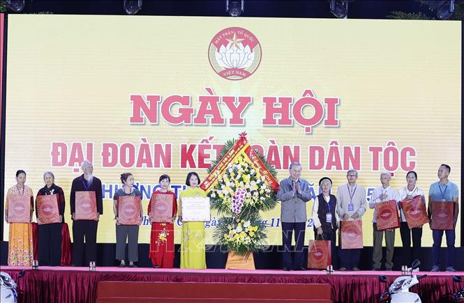 Tổng Bí thư Tô Lâm kêu gọi đại đoàn kết toàn dân tộc trong Ngày hội đại đoàn kết 2025 - Ảnh 4.