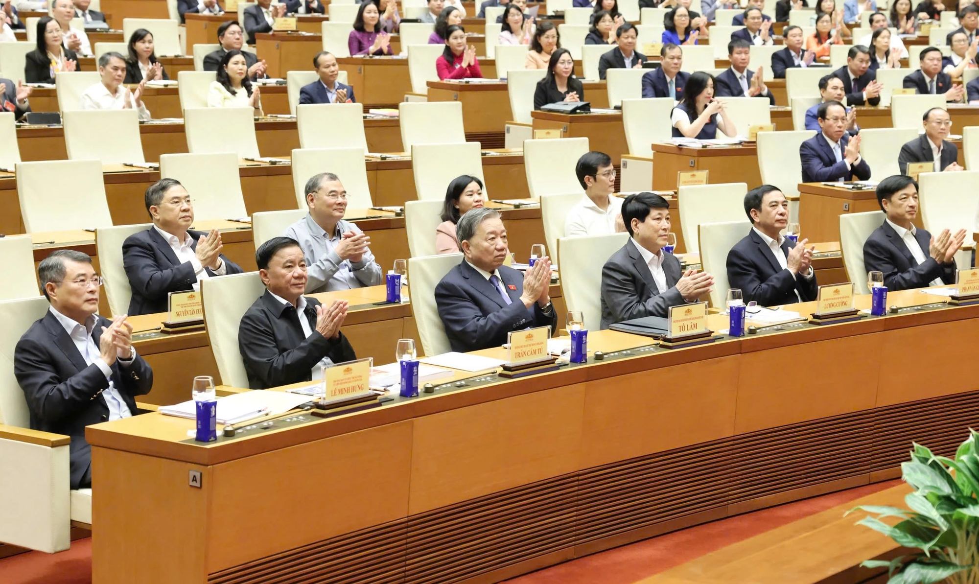 Ấn định ngày bầu cử, cho phép tiếp xúc cử tri trực tuyến - Ảnh 2.