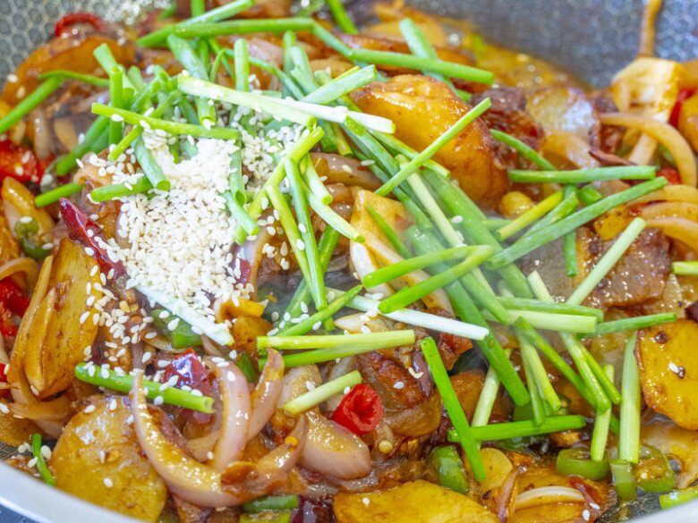 Củ này rẻ hơn khoai sọ bổ hơn khoai lang, ăn vào giải độc thanh nhiệt, chế biến thành nhiều món ngon lạ 5 Củ này rẻ hơn khoai sọ bổ hơn khoai lang, ăn vào giải độc thanh nhiệt, chế biến thành nhiều món ngon lạ - 5