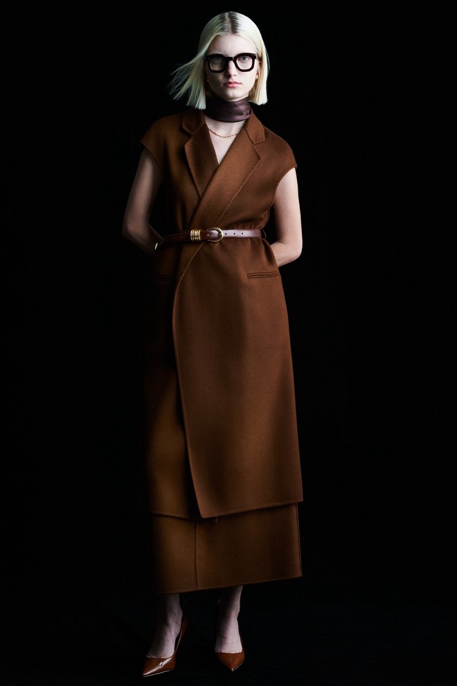 Làm chủ phong cách cổ điển với phụ kiện và khăn- Ảnh 5.