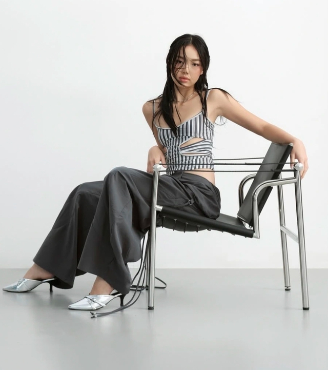 Giày hở gót, 'chân ái' của phong cách sang trọng đầy phóng khoáng- Ảnh 4.