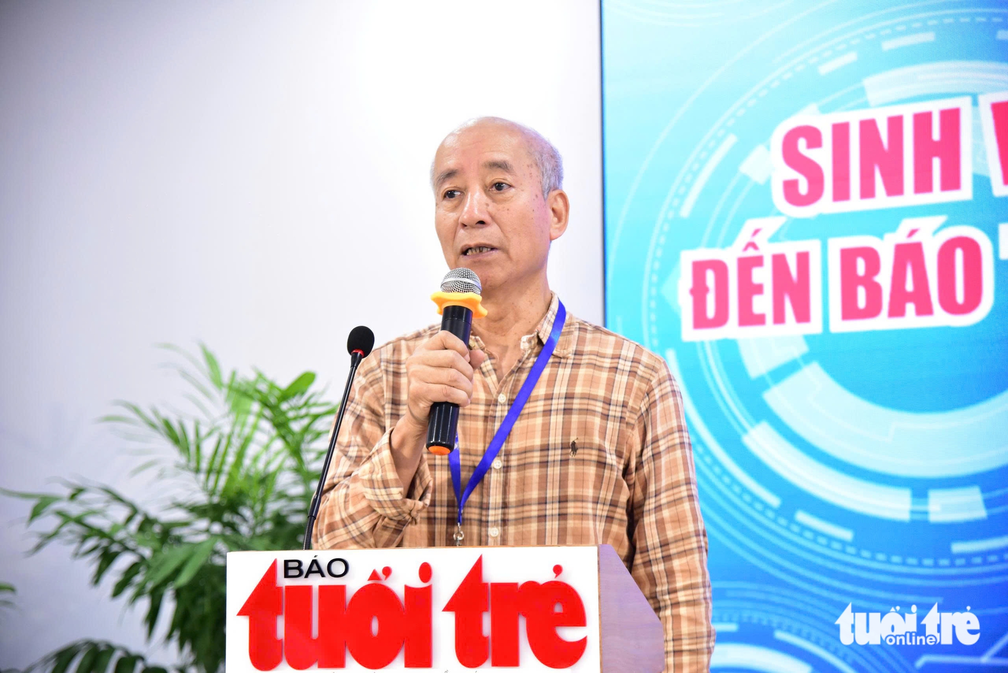 Sinh viên truyền thông tìm hiểu quy trình tổ chức Ngày hội Việt Nam Xanh của báo Tuổi Trẻ - Ảnh 2.