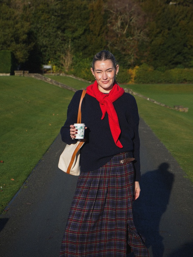 Chân váy cổ điển giúp nàng nổi bật cả ngày, đi làm đi chơi đều đẹp- Ảnh 3.