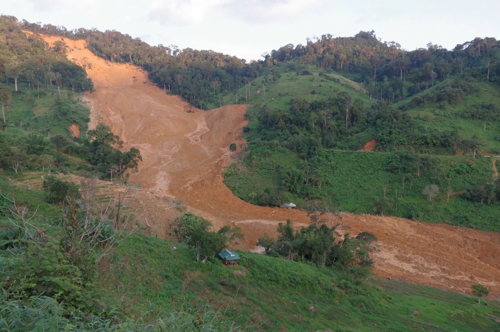 Vụ quả đồi đổ ập giữa trời nắng: Chuyên gia nói hiện tượng hiếm gặp - 3