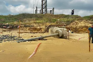 Cáp ngầm xuyên biển Lý Sơn lộ thiên sau bão, nguy cơ mất an toàn