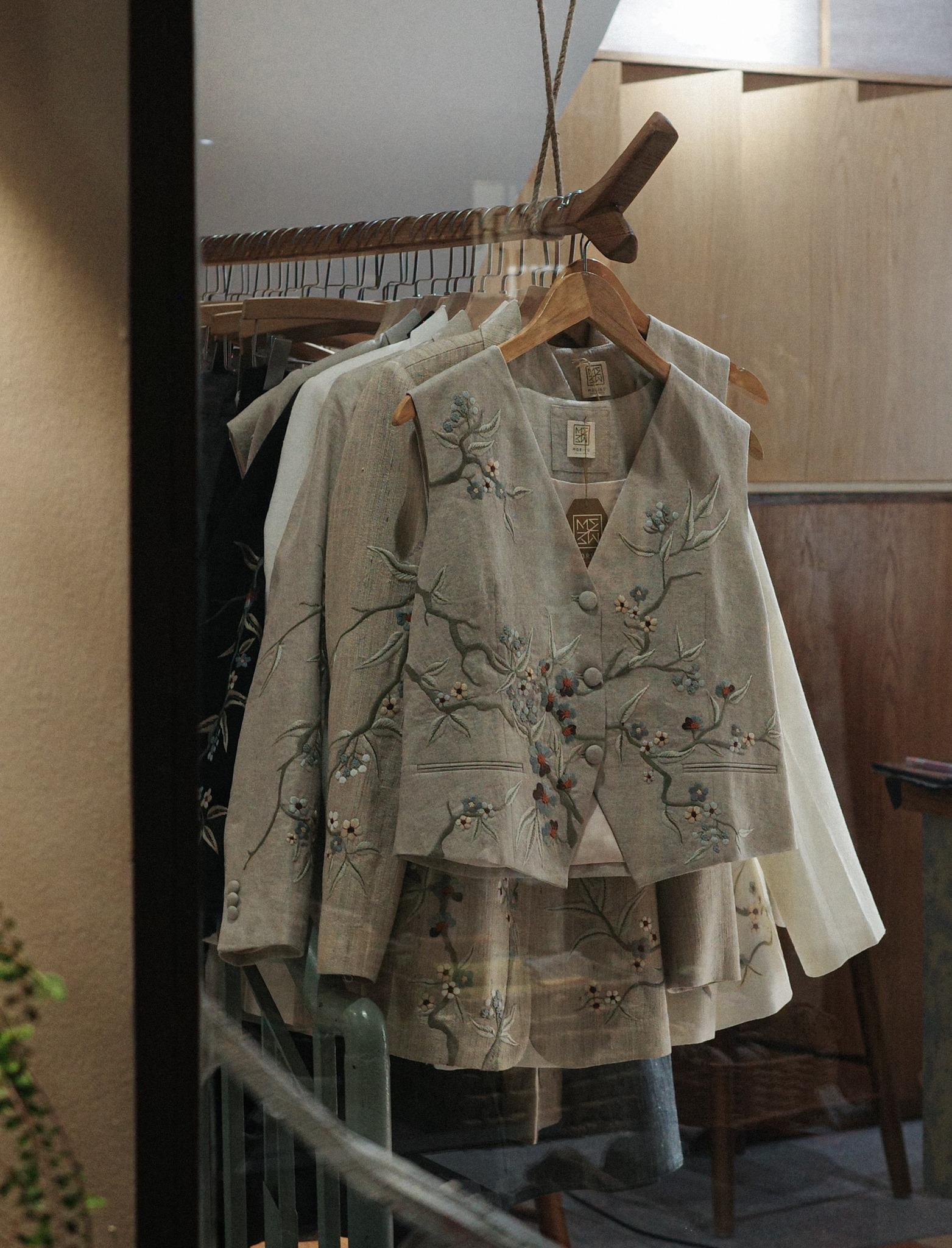 Nhà thiết kế Việt và triết lý thời trang bền vững - Ảnh 3.