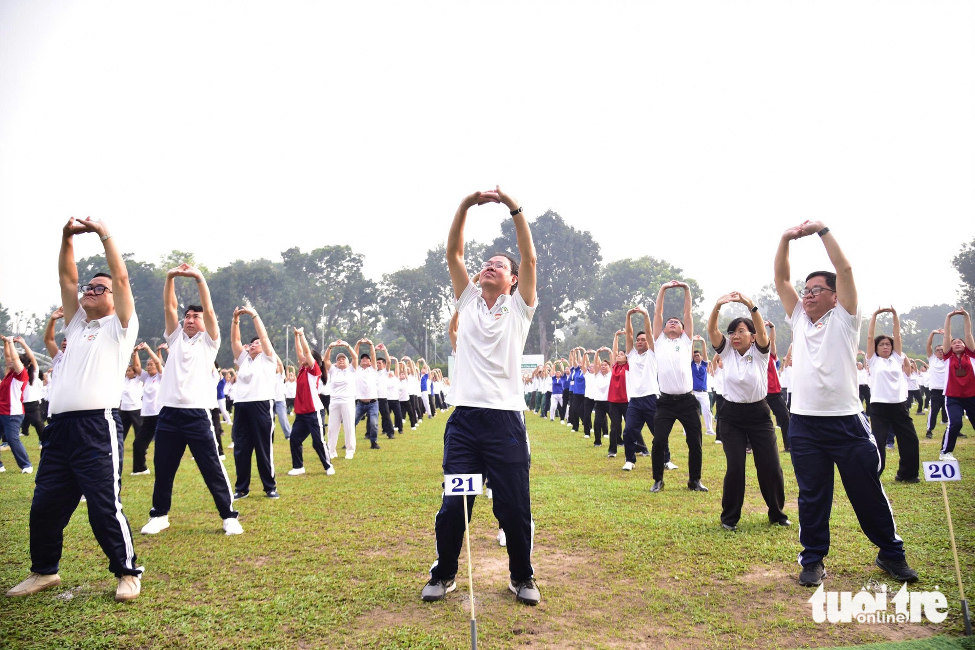 2.000 người TP.HCM đồng diễn dưỡng sinh, vận động rèn luyện thể chất tại cộng đồng - Ảnh 4.