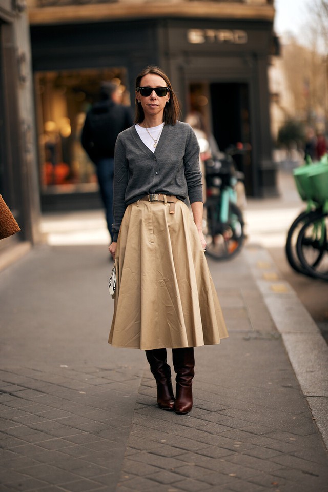 Những chân váy hợp nhất với dáng áo len, đi làm đi chơi đều đẹp- Ảnh 6.