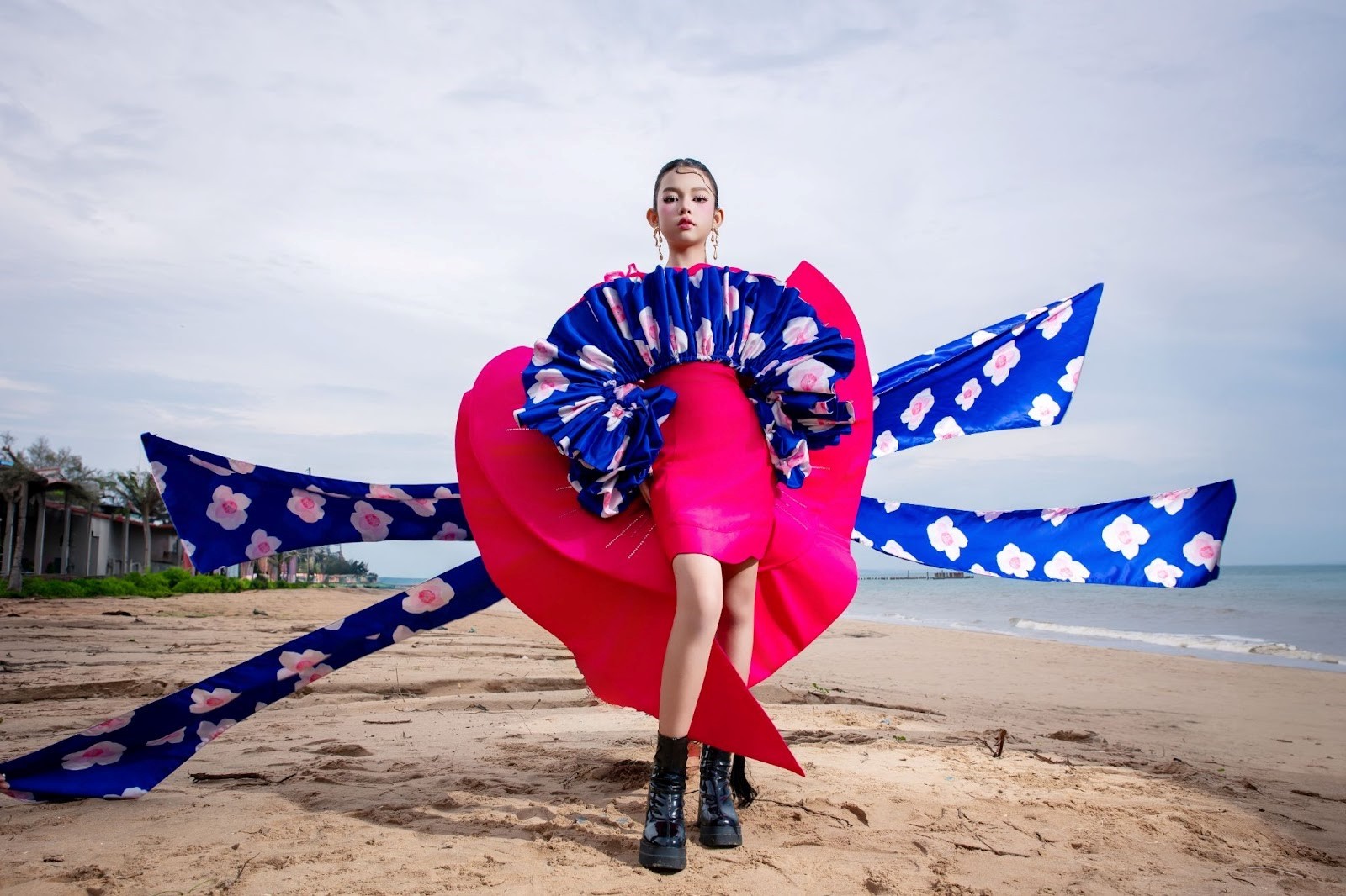 Vedette Sumi Hoàng Kim – Dấu ấn đặc biệt tại NovaWorld Fashion Fest 2025 7 vedette-sumi-hoang-kim-6-1753189303.jpg