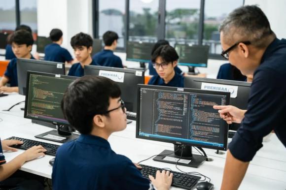 nghề hái ra tiền 2 ngành học hái ra tiền, ngành lương cao, ngành nghề dễ xin việc