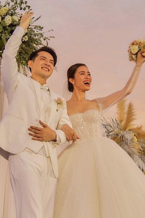 Đông Nhi nói đúng 3 chữ, hé lộ số tiền được Trấn Thành mừng cưới 4 Đông Nhi nói đúng 3 chữ, hé lộ số tiền được Trấn Thành mừng cưới