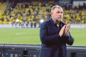 Bóng đá Malaysia lại gặp sóng gió ở chiếc ghế nóng