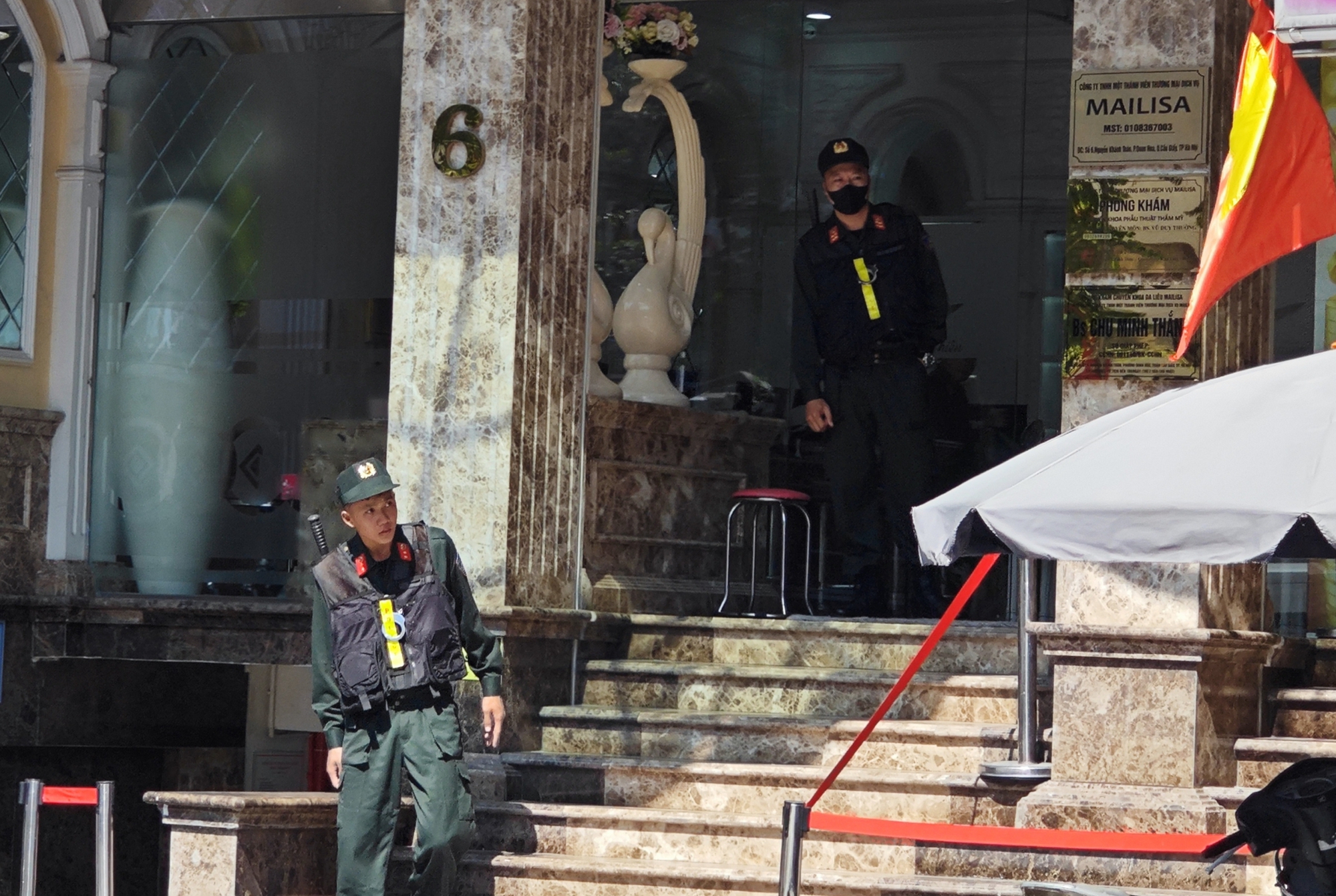 Công an thu giữ nhiều thùng tài liệu từ toà nhà thẩm mỹ viện Mailisa TP.HCM- Ảnh 12.