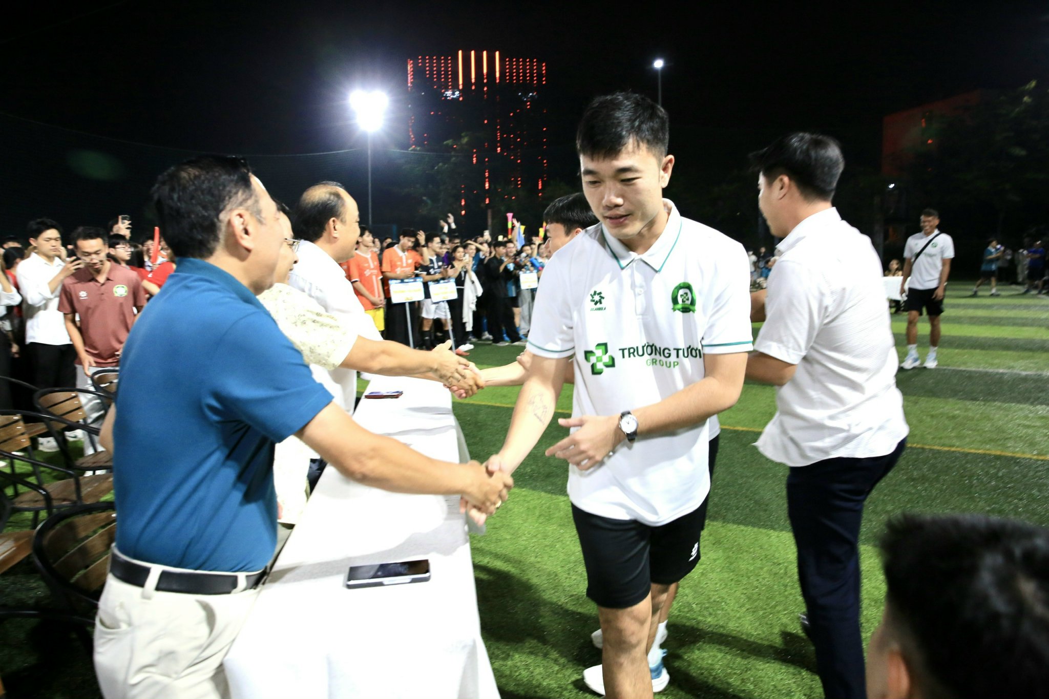 Công Phượng, Xuân Trường và Minh Vương lan tỏa cảm xúc mạnh mẽ ở giải sinh viên UEH- Ảnh 5.