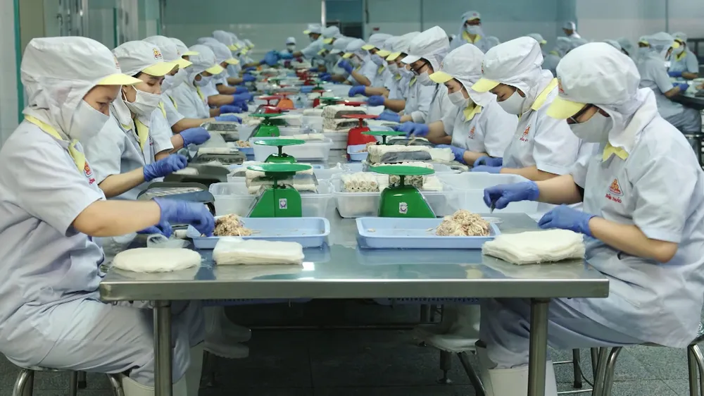 doanh nghiệp tăng tốc sản xuất