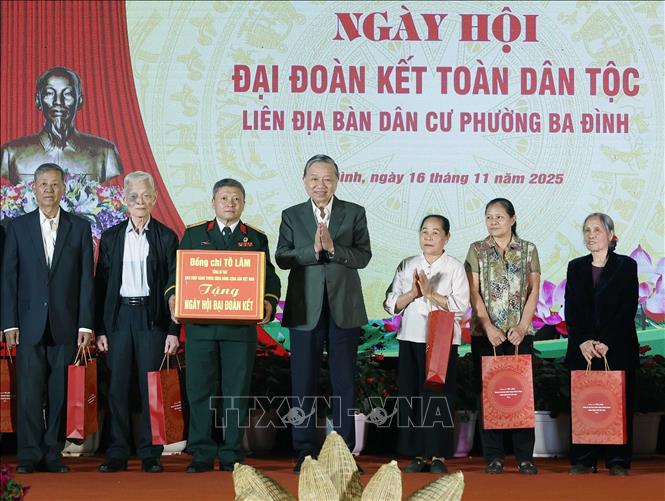 Tổng Bí thư Tô Lâm tham dự Ngày hội Đại đoàn kết tại phường Ba Đình , Hà Nội - Ảnh 4.