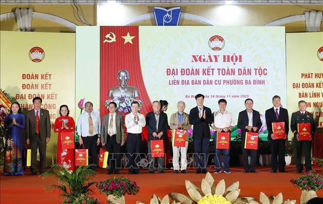 Tổng Bí thư Tô Lâm tham dự Ngày hội Đại đoàn kết tại phường Ba Đình , Hà Nội - Ảnh 7.
