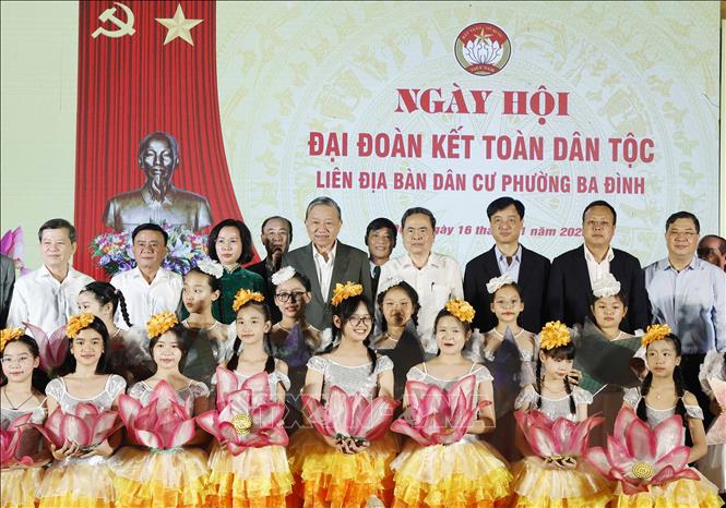 Tổng Bí thư Tô Lâm tham dự Ngày hội Đại đoàn kết tại phường Ba Đình , Hà Nội - Ảnh 8.