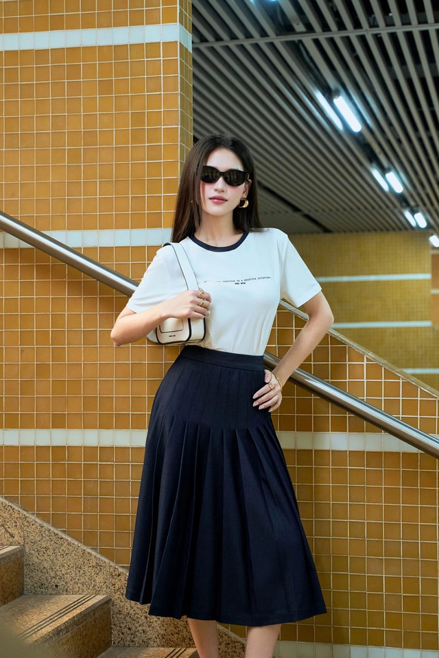 Rạng ngời khí chất với chân váy xếp ly- Ảnh 7.