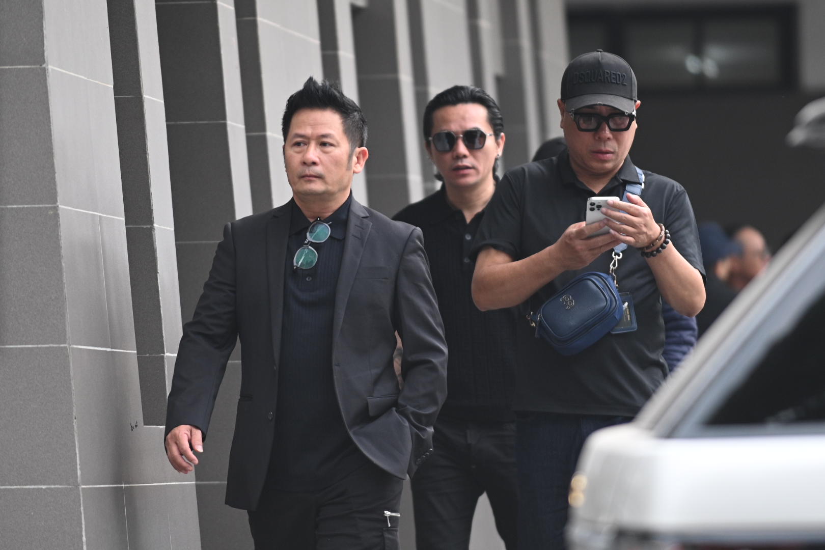 Lễ viếng mẹ Tuấn Hưng: Nam ca sĩ khóc mắt sưng húp, nghệ sĩ Tự Long - Bằng Kiều và dàn sao Việt lặng lẽ đến chia buồn- Ảnh 7. Lễ viếng mẹ Tuấn Hưng: Nam ca sĩ khóc mắt sưng húp, nghệ sĩ Tự Long - Bằng Kiều và dàn sao Việt lặng lẽ đến chia buồn- Ảnh 7.