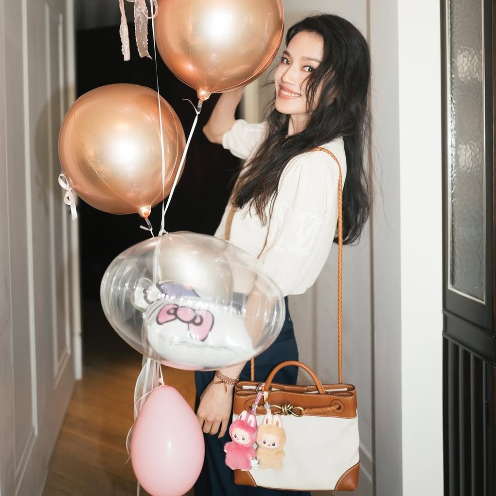 Thư Kỳ thừa nhận khó có con, từng bị hủy hoại nhan sắc vì bệnh lạ - 4