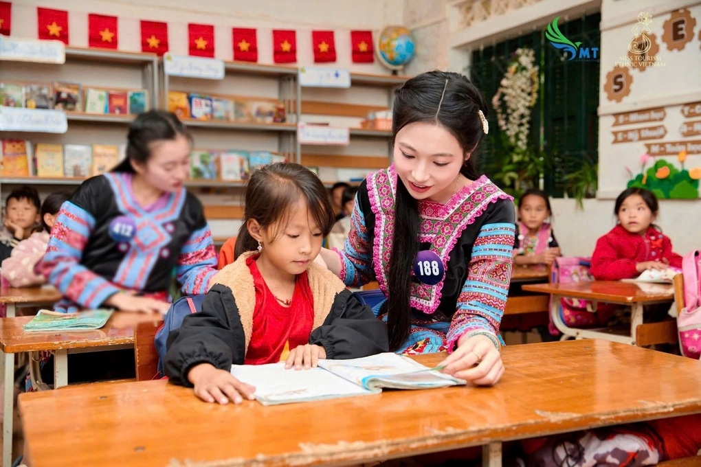 Nhan sắc nữ sinh truyền hình đăng quang Á hậu Du lịch Dân tộc Việt Nam - 3